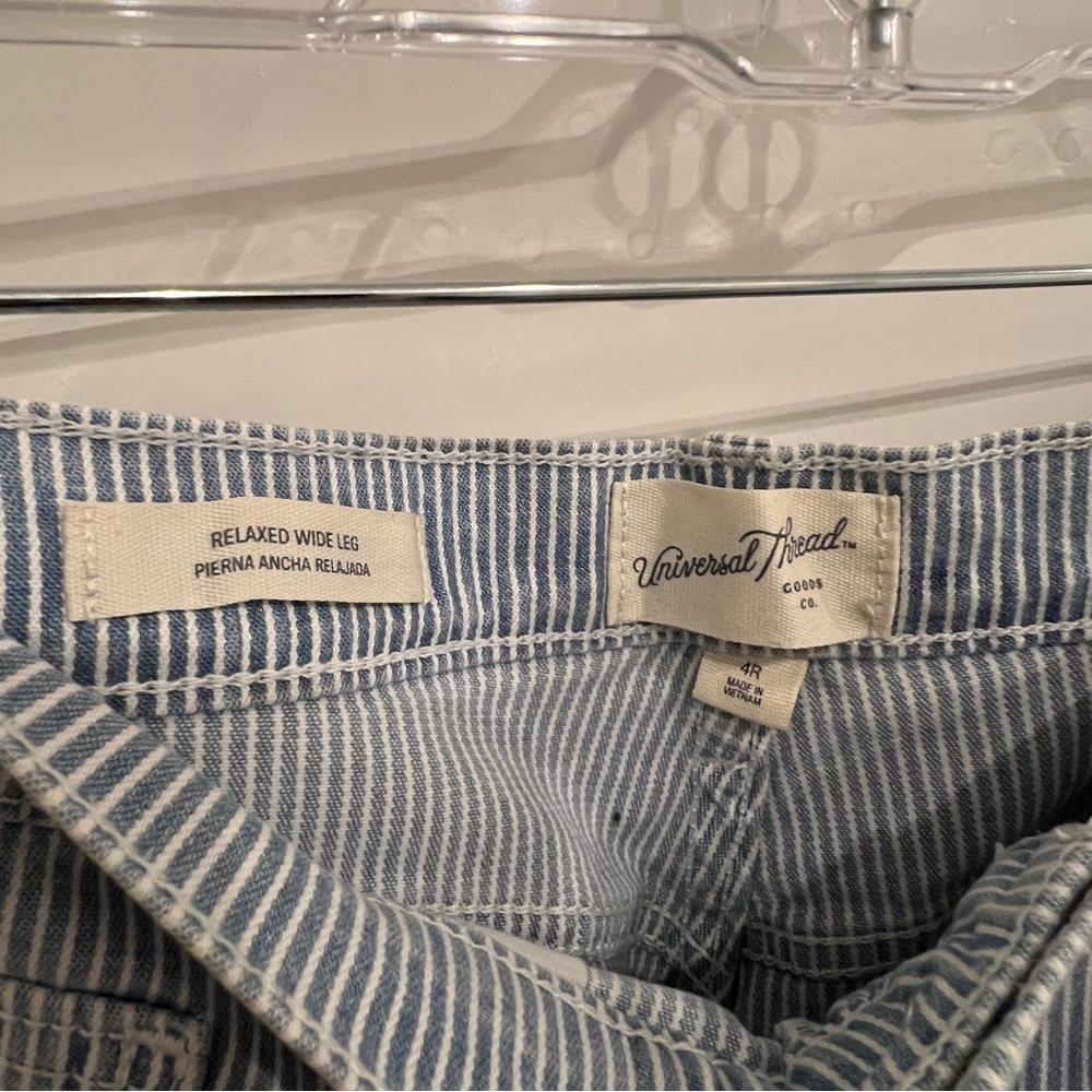 Universal Thread Relaxed Wide Leg - Picture 4 of 5